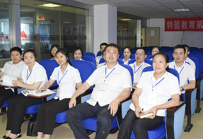 五月花就业明星校友 说出精彩，绽放魅力——教师课件及教学案例评比活动纪实